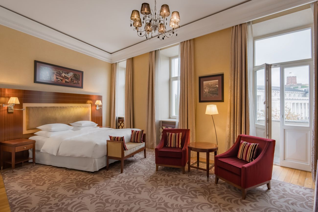 Grand Hotel Vilnius, Curio Collection by Hilton - Deluxe room