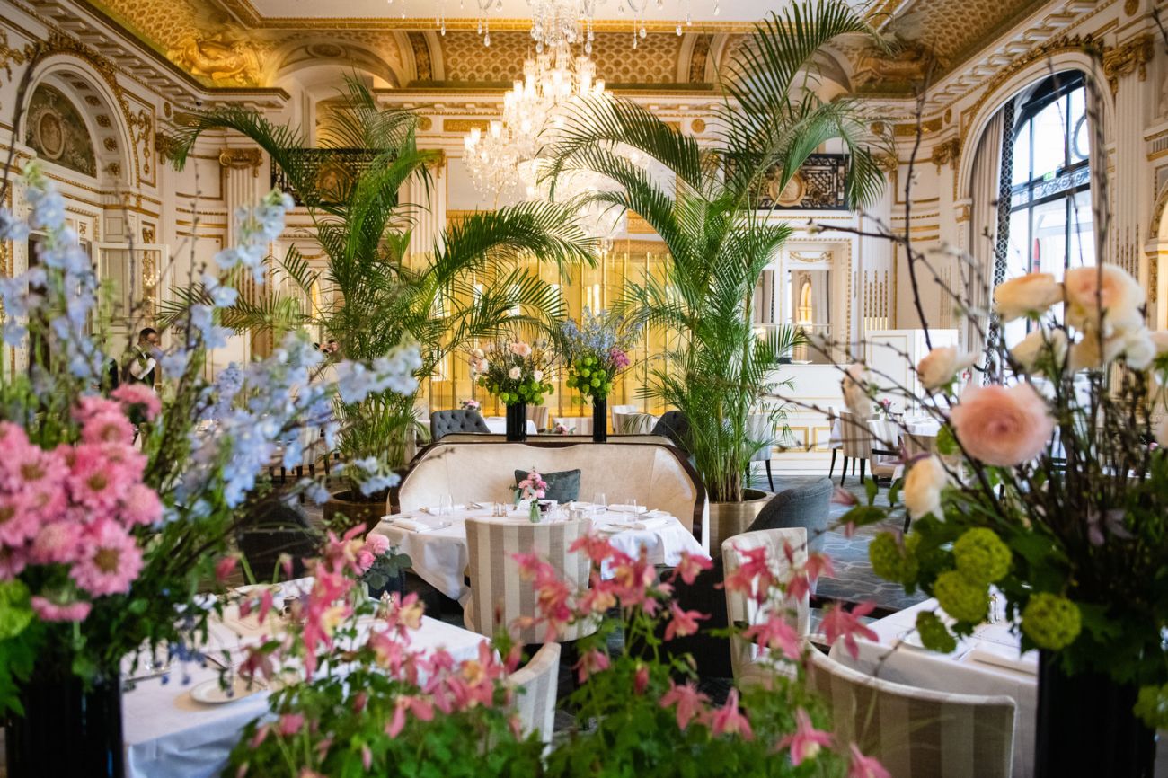 Tables Le Lobby du Peninsula Paris