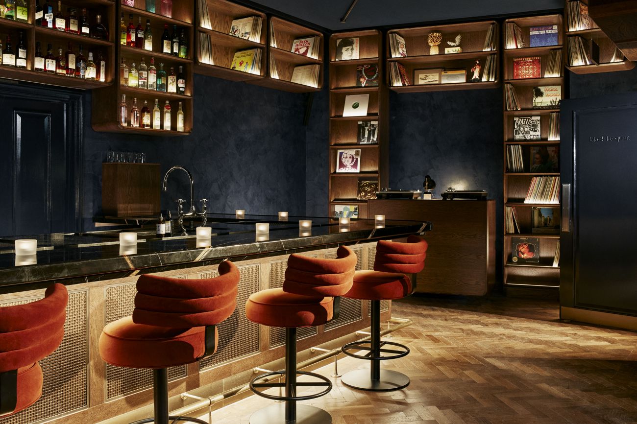 Hyde London City - Black Lacquer, an intimate cocktail bar