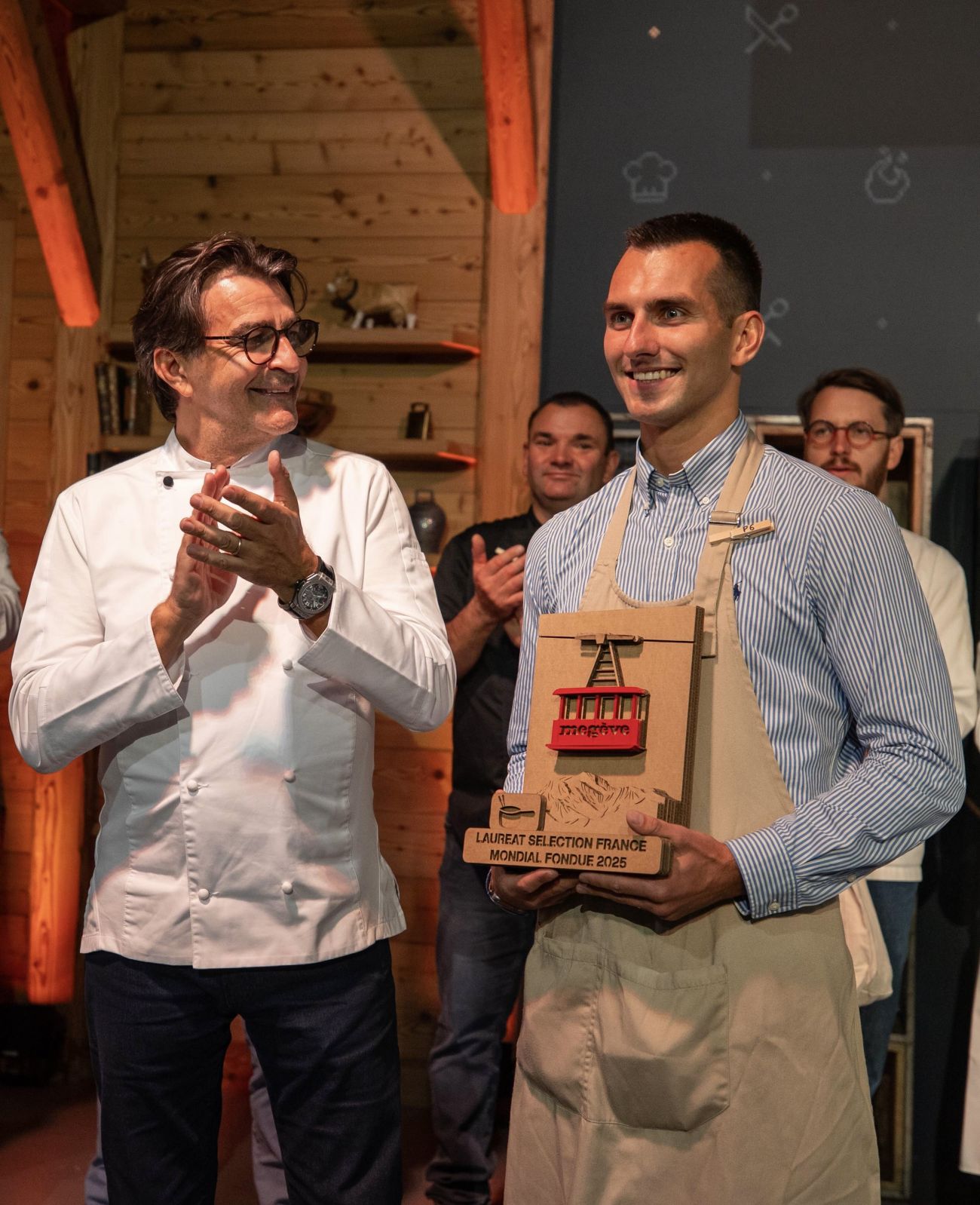 Edouard Dupuy, laurat des deux concours de fondue, au ct du parrain Yannick Allno 