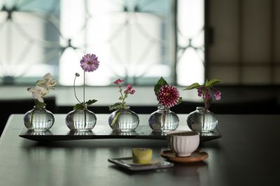 Example setting: OCHANOMA Lounge decorated with flowers