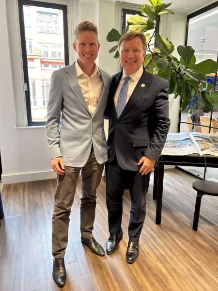 From left to right : Robin Rossmann, Managing Director of STR and Glenn Mandziuk, CEO of the World Sustainable Hospitality Alliance