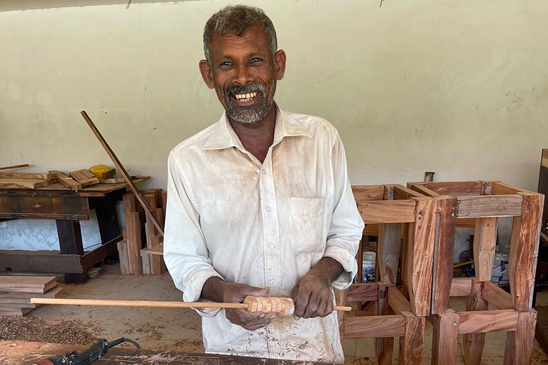 Sun Siyam Pasikudah - Local Craftsman