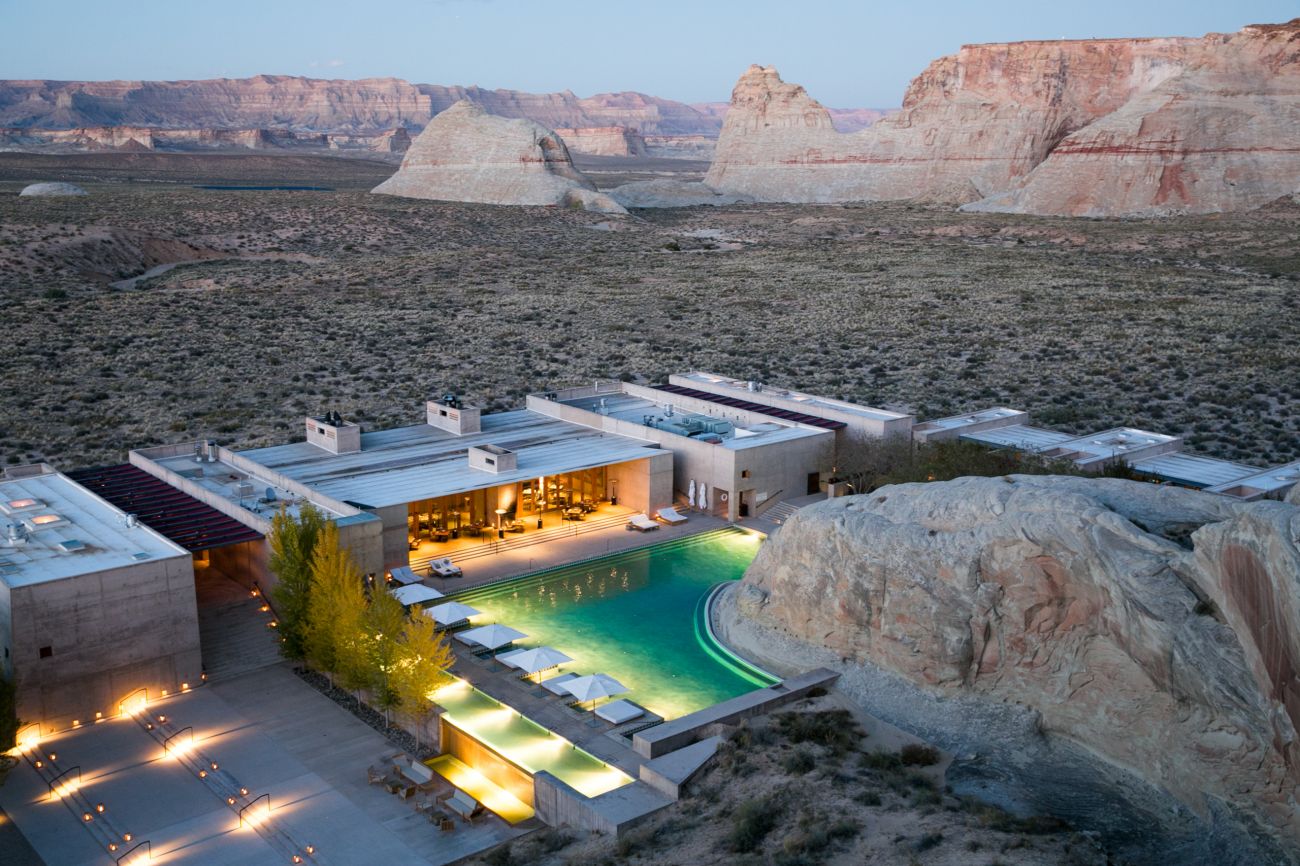 The Amangiri blends skillfully with the rock formations of the Colorado Plateau