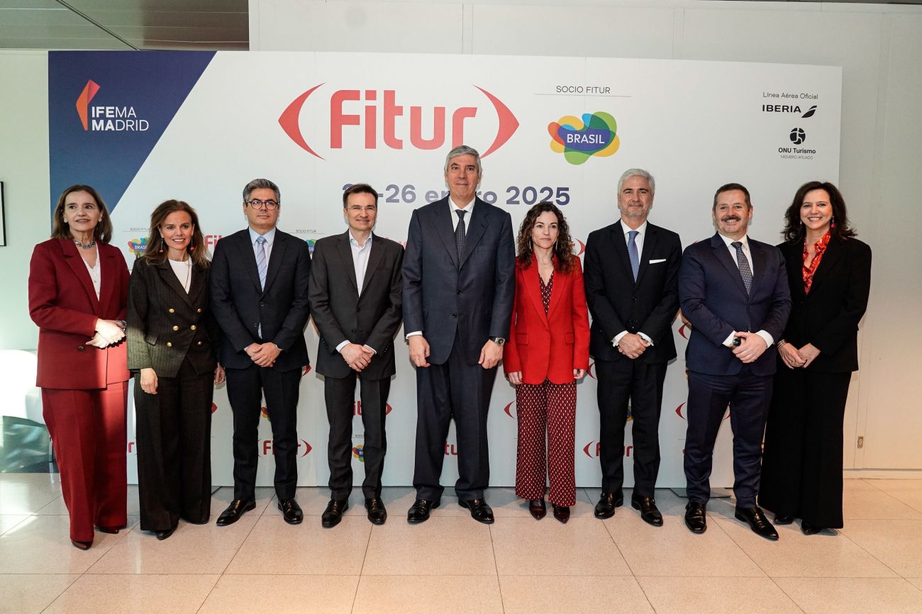 From left to right: Mara Valcarce, Director of FITUR; Almudena Mallo del Valle, Head of the Madrid City Councils Tourism Delegation; Daniel Martnez, Executive Vice President of IFEMA MADRID; Marco Sansavini, President of Iberia and Chairman of the FITUR Organizing Committee; Jos Vicente de los Mozos, Chairman of the Executive Committee of IFEMA MADRID; Rosario Snchez, Secretary of State for Tourism; Orlando Leite Ribeiro, Ambassador of Brazil; Mariano de Paco, Deputy Minister of Culture, Tourism, and Sports of the Community of Madrid; and Arancha Priede, General Director of Trade Fairs and Congresses at IFEMA MADRID