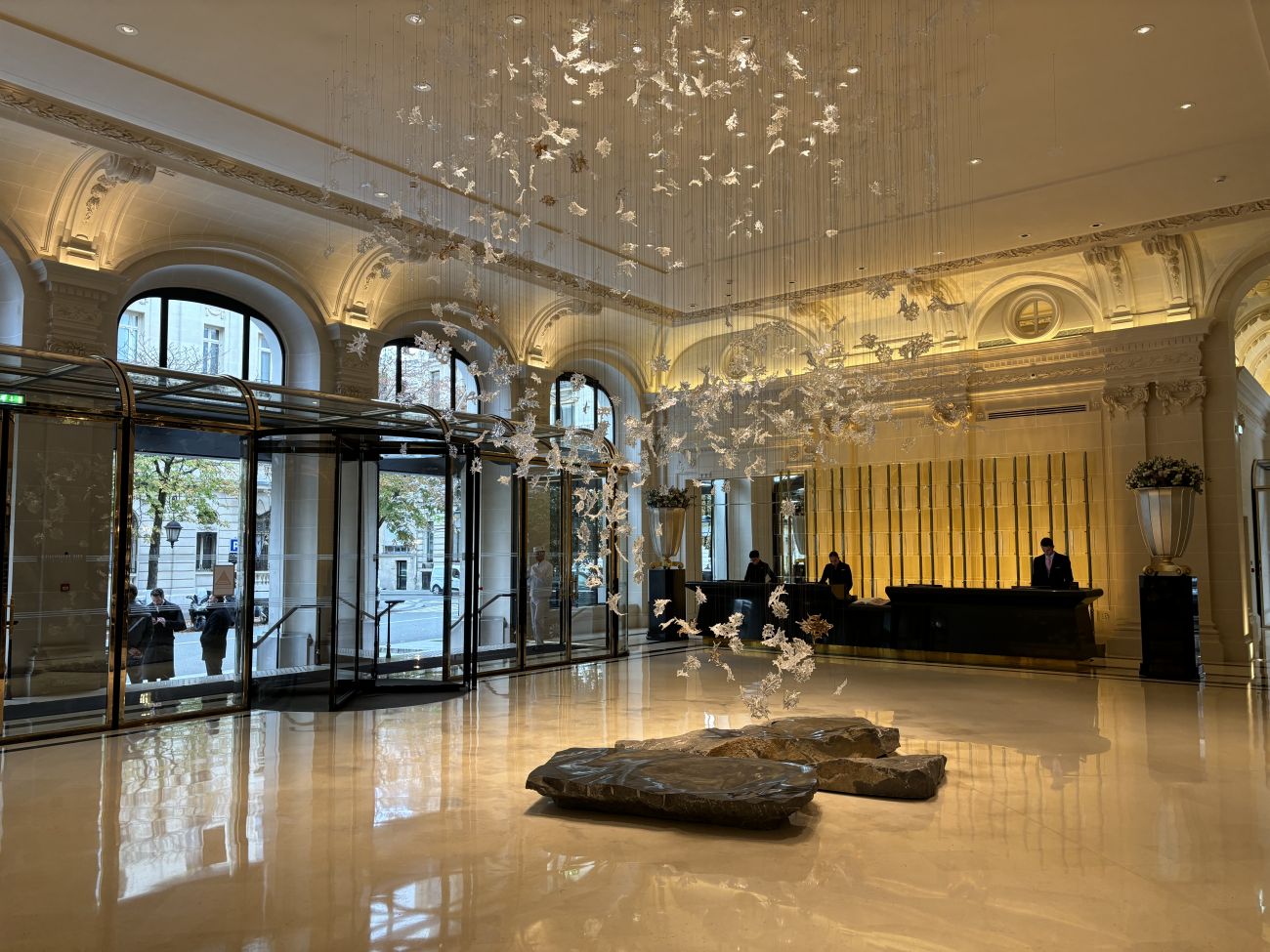 The eight hundred Dancing Leaves, an enchanting passage from the reception area of the Peninsula Paris