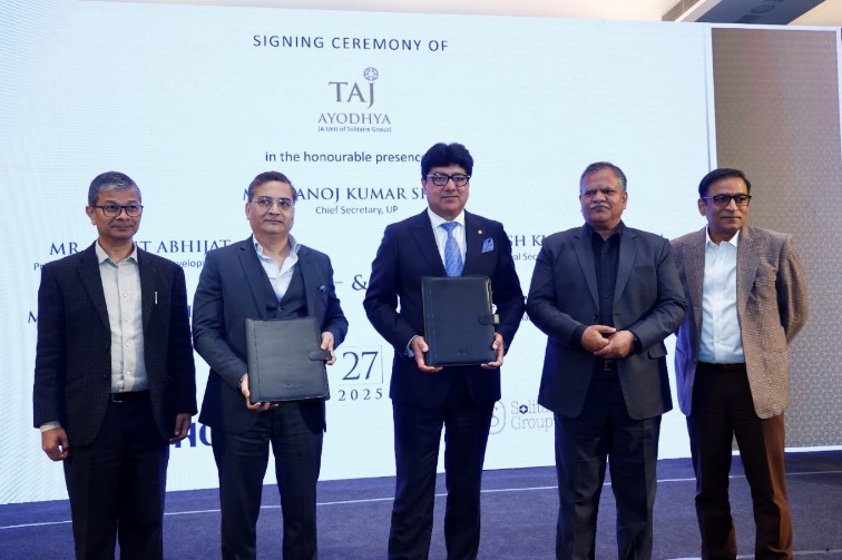 (Left to right: Mr. Mukesh Kumar Meshram, Principal Secretary, Tourism, UP, Mr. Mayank Jaiswal, Founder and Chairman of The Solitaire Group, Mr. Puneet Chhatwal, Managing Director & CEO, IHCL, Mr. Manoj Kumar Singh, Chief Secretary, UP and Mr. Amrit Abhijat, Principal Secretary, Urban Development, UP)